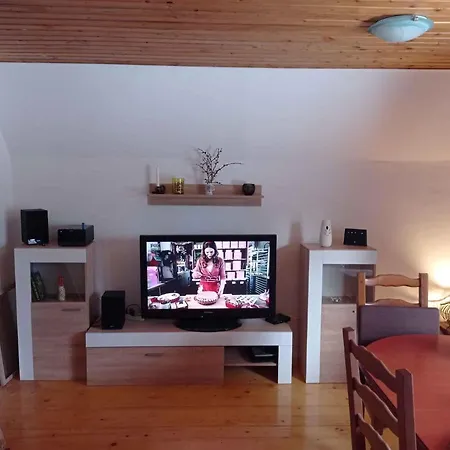 Ferienhaus In 42639 Fužine